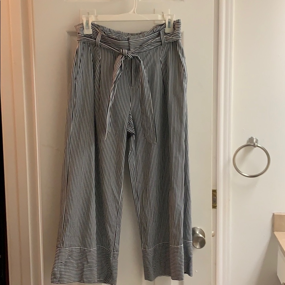 Banana Republic Striped wide leg pant. Size 2.
